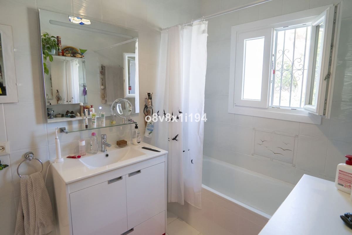 5 camera da letto Villa in vendita in Alhaurin de la Torre con piscina - 580.000 € (Rif: 9663994)