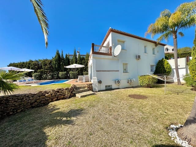 5 makuuhuone Huvila myytävänä paikassa Calahonda, Mijas mukana uima-altaan - 1 100 000 € (Ref: 9663996)