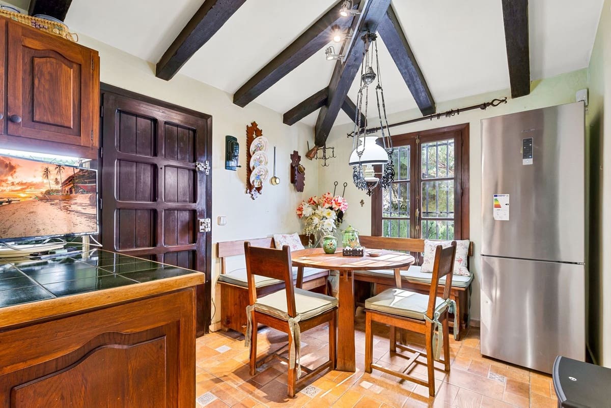 4 sovrum Villa till salu i Mijas med pool garage - 1 399 000 € (Ref: 9663998)