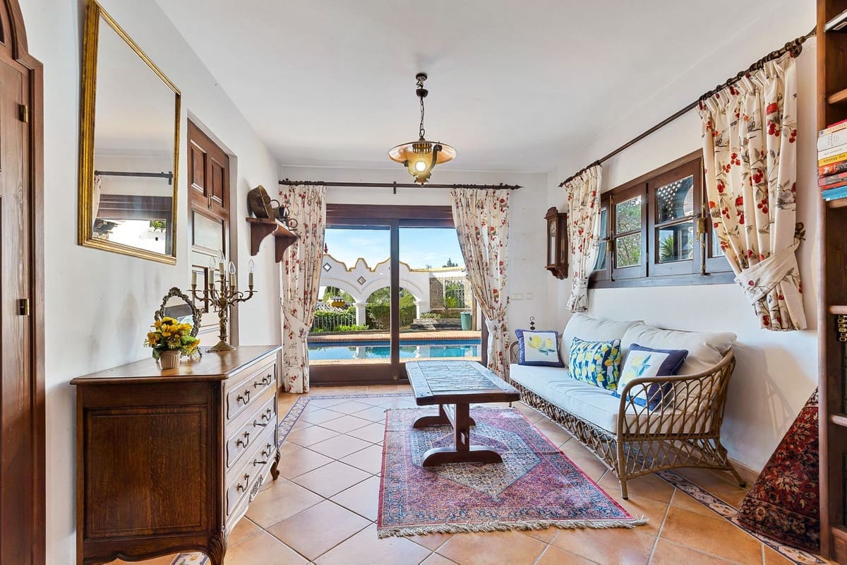 4 sovrum Villa till salu i Mijas med pool garage - 1 399 000 € (Ref: 9663998)