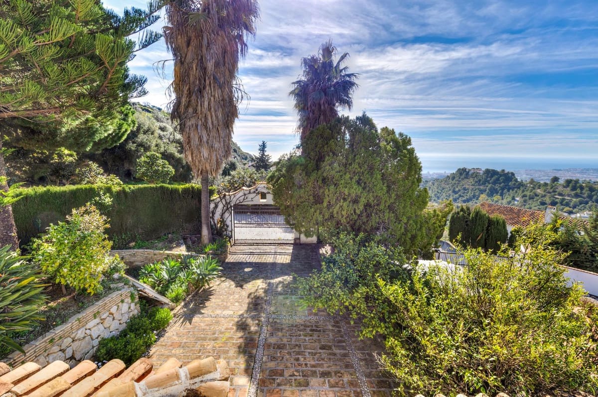 4 sovrum Villa till salu i Mijas med pool garage - 1 399 000 € (Ref: 9663998)