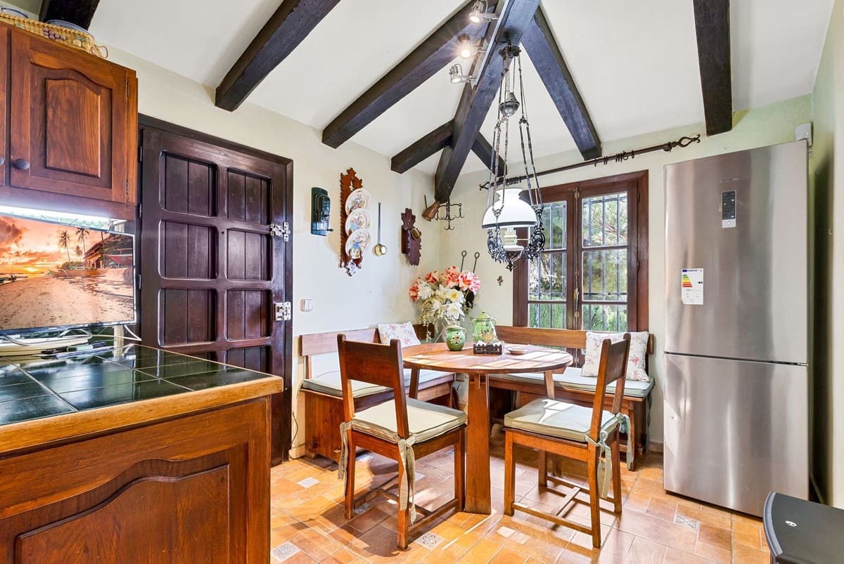 4 bedroom Villa for sale in Mijas with pool garage - € 1,399,000 (Ref: 9663998)