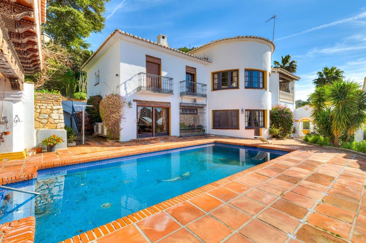 4 bedroom Villa for sale in Mijas with pool garage - € 1,399,000 (Ref: 9663998)