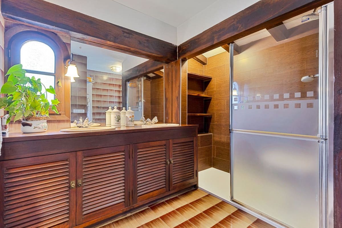 4 bedroom Villa for sale in Mijas with pool garage - € 1,399,000 (Ref: 9663998)