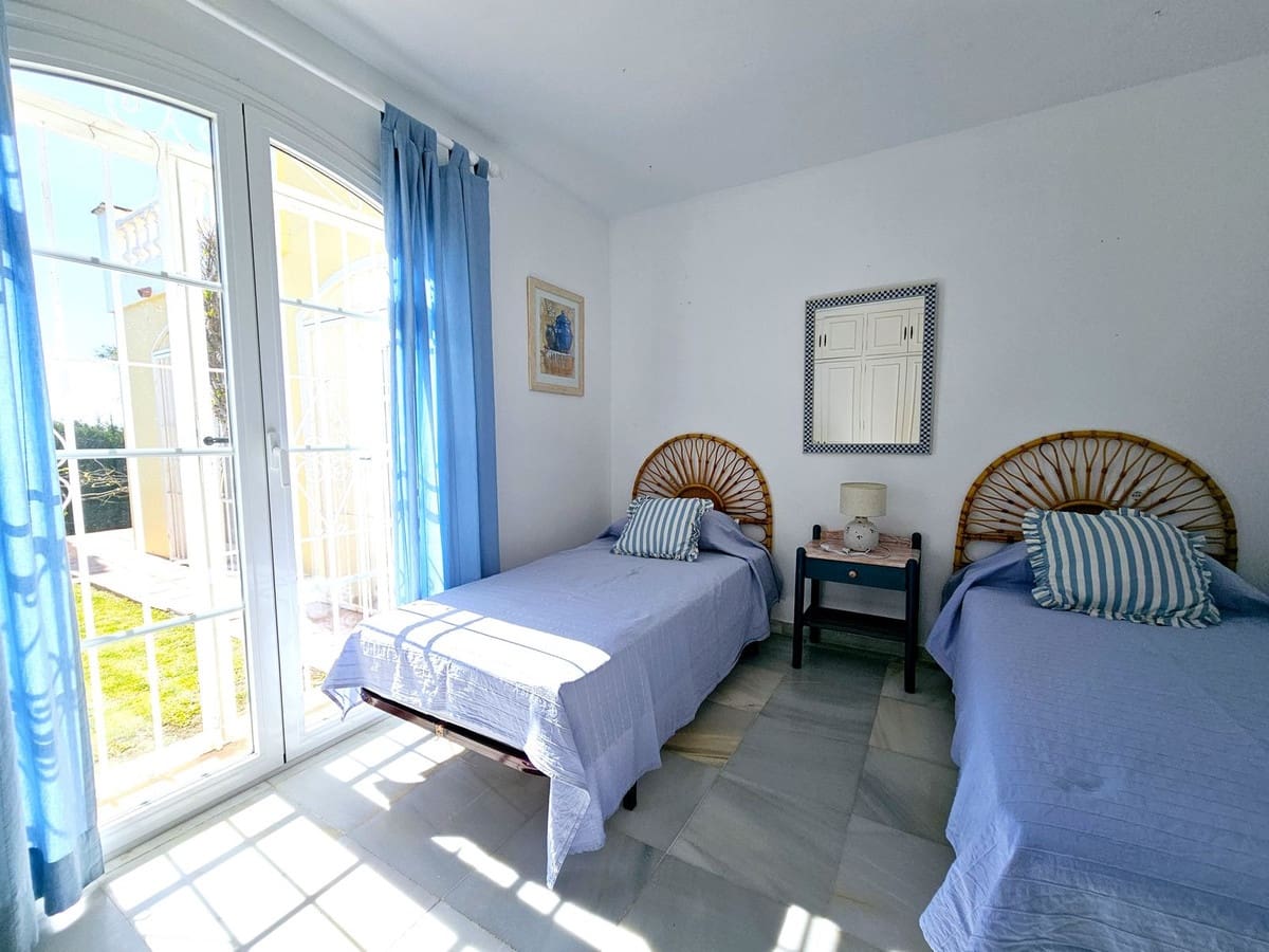 5 sypialnia Willa na sprzedaż w Benahavis z basenem garażem - 1 475 000 € (Ref: 9663999)