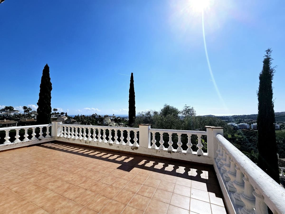 5 sypialnia Willa na sprzedaż w Benahavis z basenem garażem - 1 475 000 € (Ref: 9663999)