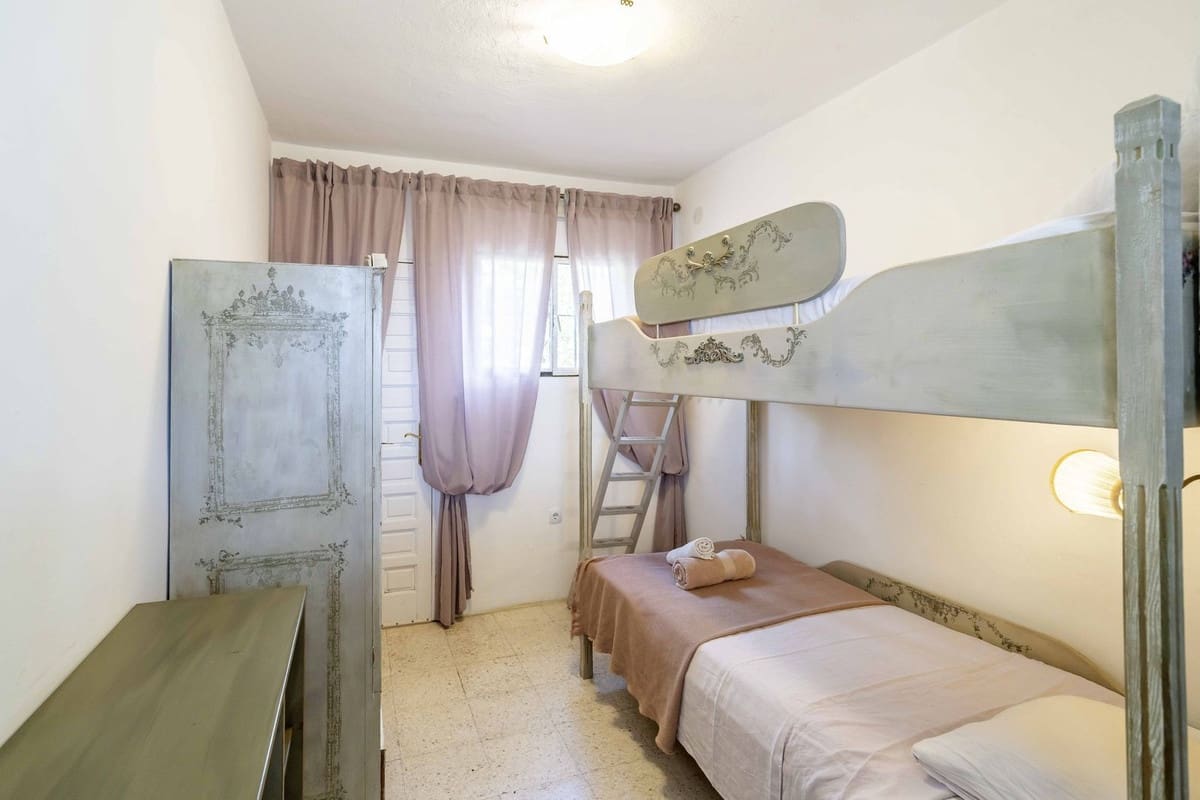 Chalet de 6 habitaciones en Fuengirola en venta con piscina garaje - 1.195.000 € (Ref: 9664000)