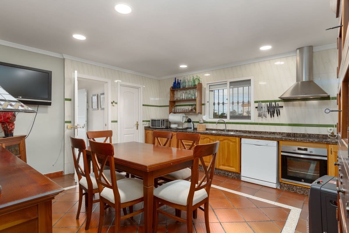 7 chambre Villa/Maison à vendre à Alhaurin de la Torre avec piscine - 1 250 000 € (Ref: 9664004)