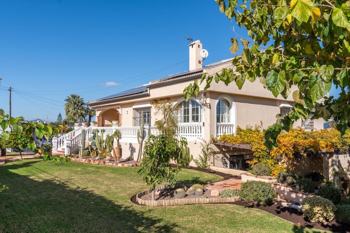 7 chambre Villa/Maison à vendre à Alhaurin de la Torre avec piscine - 1 250 000 € (Ref: 9664004)