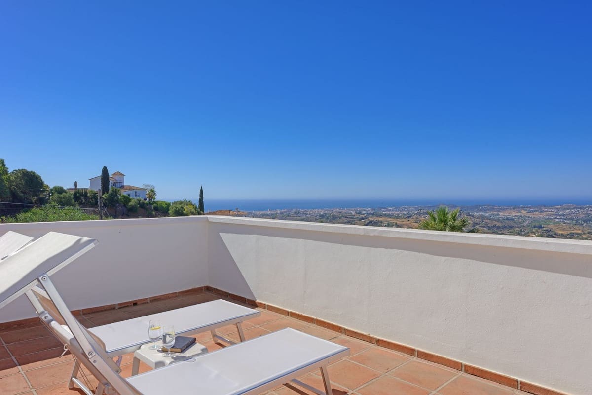 6 soverom Villa til salgs i Mijas med svømmebasseng garasje - € 1 850 000 (Ref: 9664005)