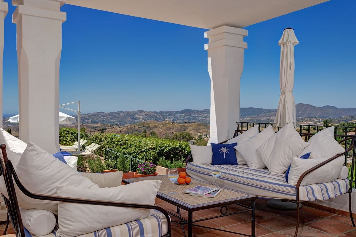 6 soverom Villa til salgs i Mijas med svømmebasseng garasje - € 1 850 000 (Ref: 9664005)