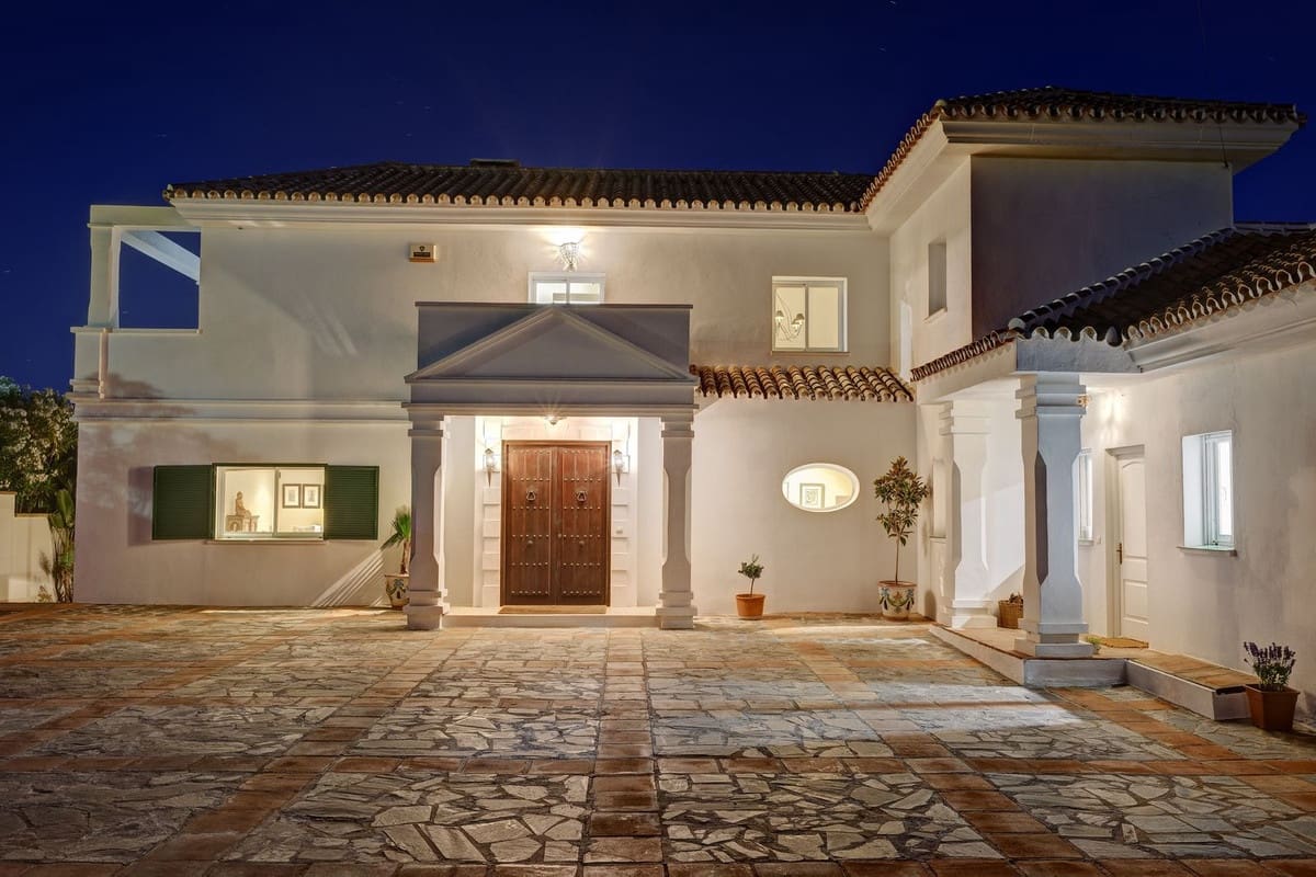 6 soverom Villa til salgs i Mijas med svømmebasseng garasje - € 1 850 000 (Ref: 9664005)