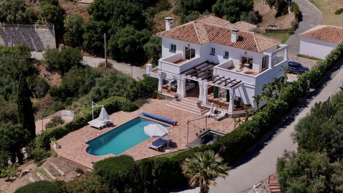 6 soverom Villa til salgs i Mijas med svømmebasseng garasje - € 1 850 000 (Ref: 9664005)