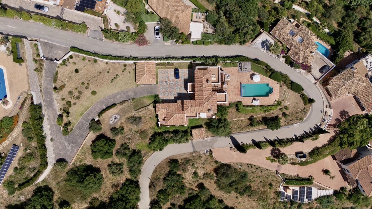 6 soverom Villa til salgs i Mijas med svømmebasseng garasje - € 1 850 000 (Ref: 9664005)