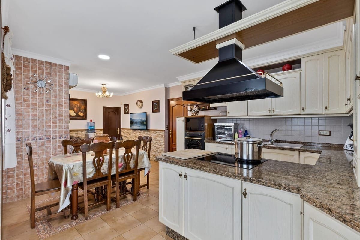 4 slaapkamer Villa te koop in Mijas met zwembad - € 1.100.000 (Ref: 9664006)