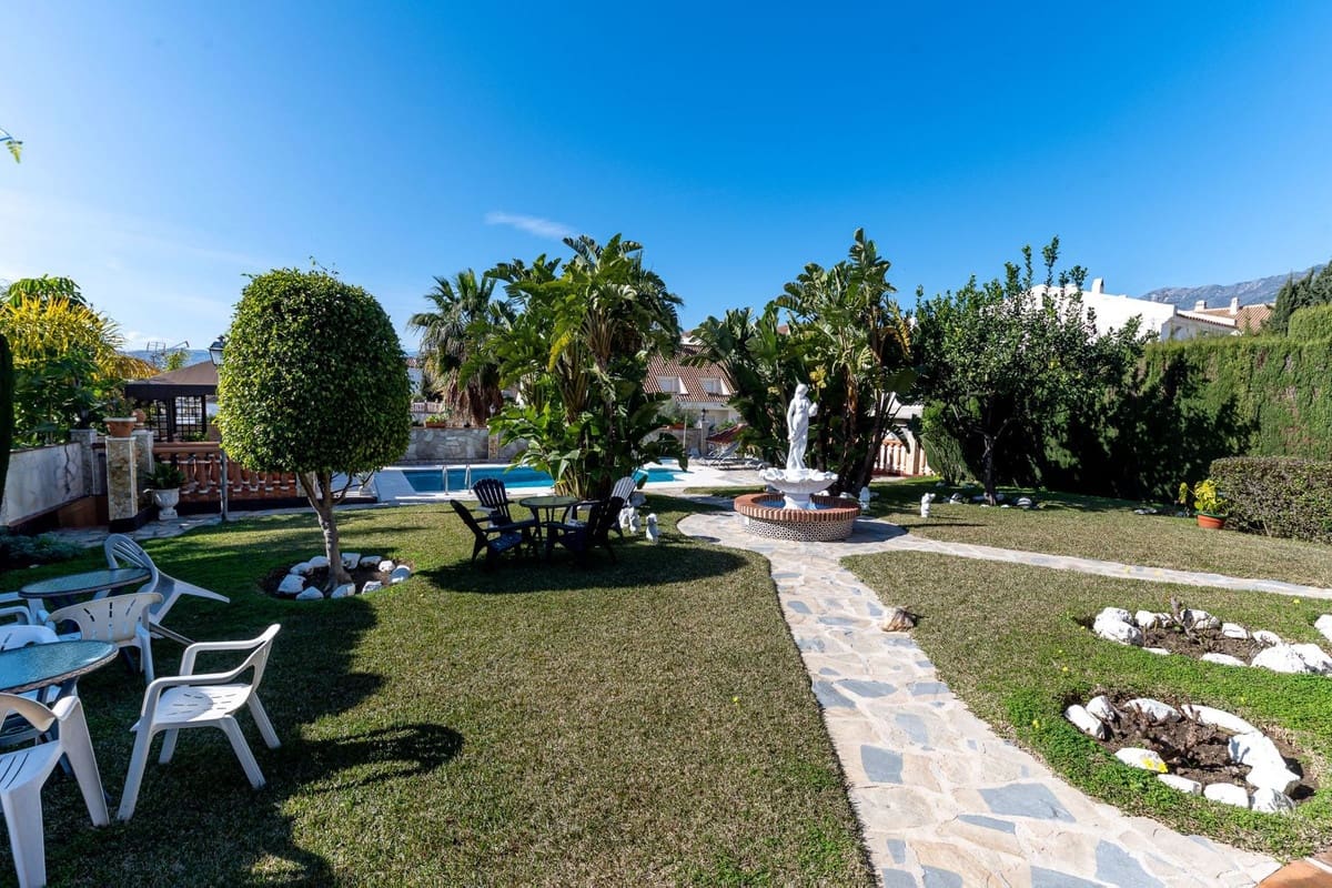 4 bedroom Villa for sale in Mijas with pool - € 1,100,000 (Ref: 9664006)