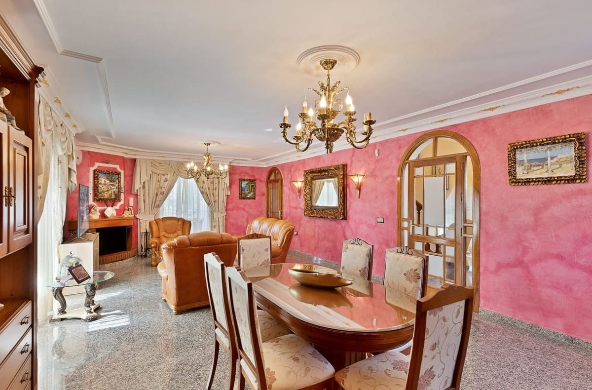 4 bedroom Villa for sale in Mijas with pool - € 1,100,000 (Ref: 9664006)