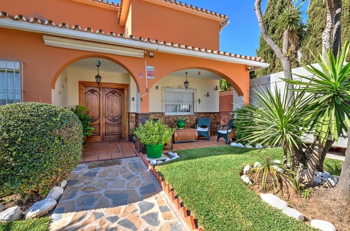 4 bedroom Villa for sale in Mijas with pool - € 1,100,000 (Ref: 9664006)