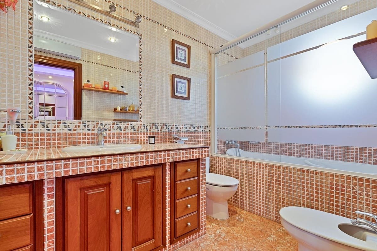 4 bedroom Villa for sale in Mijas with pool - € 1,100,000 (Ref: 9664006)