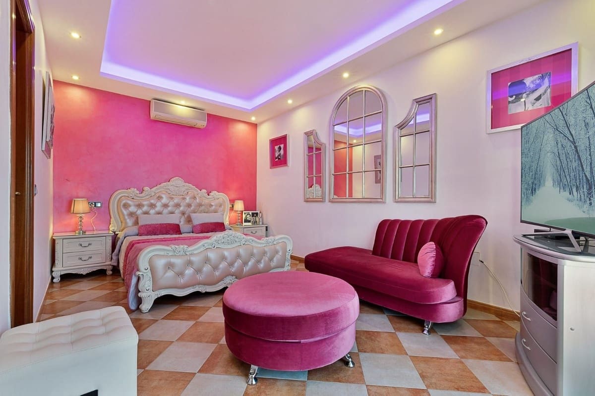 4 bedroom Villa for sale in Mijas with pool - € 1,100,000 (Ref: 9664006)