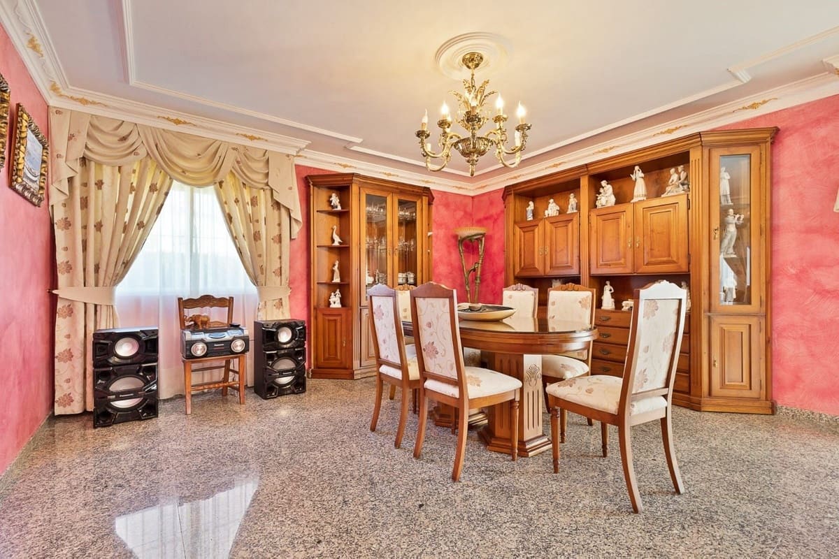 4 bedroom Villa for sale in Mijas with pool - € 1,100,000 (Ref: 9664006)