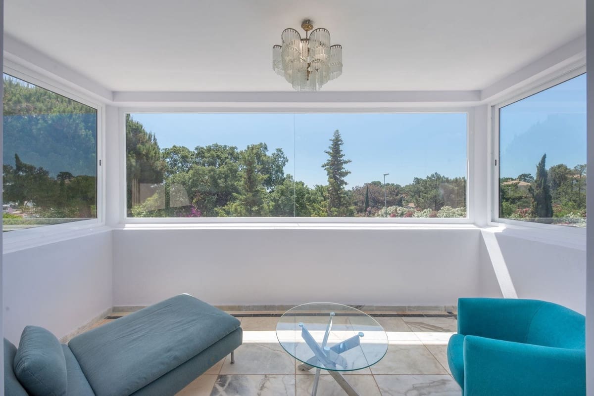 10 chambre Villa/Maison à vendre à Las Chapas avec piscine - 1 880 000 € (Ref: 9664007)