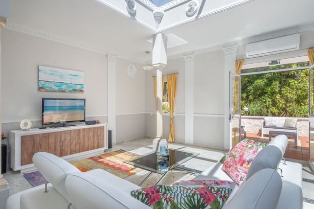 10 chambre Villa/Maison à vendre à Las Chapas, Marbella avec piscine - 1 880 000 € (Ref: 9664007)