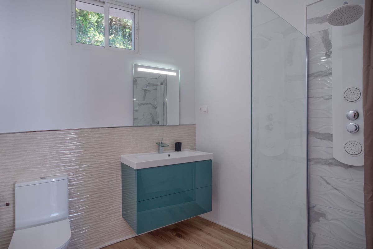 10 chambre Villa/Maison à vendre à Las Chapas avec piscine - 1 880 000 € (Ref: 9664007)