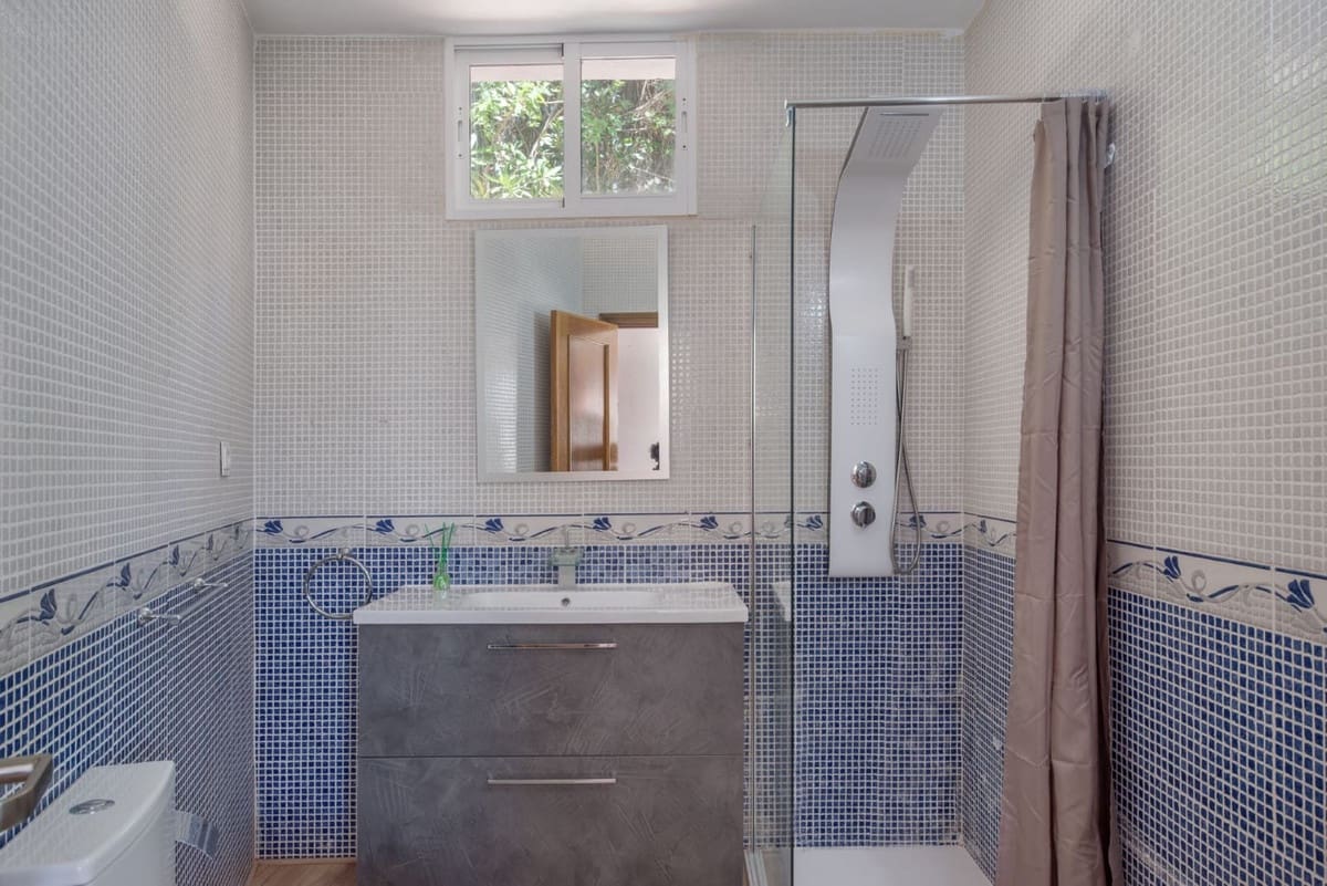 10 chambre Villa/Maison à vendre à Las Chapas avec piscine - 1 880 000 € (Ref: 9664007)