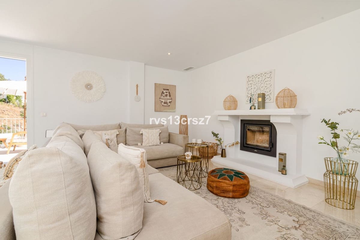 4 makuuhuone Huvila myytävänä paikassa El Rosario mukana uima-altaan - 1 649 000 € (Ref: 9664008)