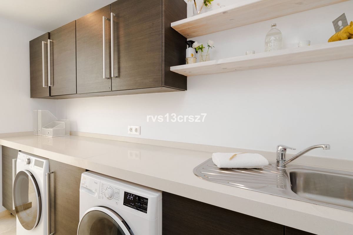 4 makuuhuone Huvila myytävänä paikassa El Rosario mukana uima-altaan - 1 649 000 € (Ref: 9664008)