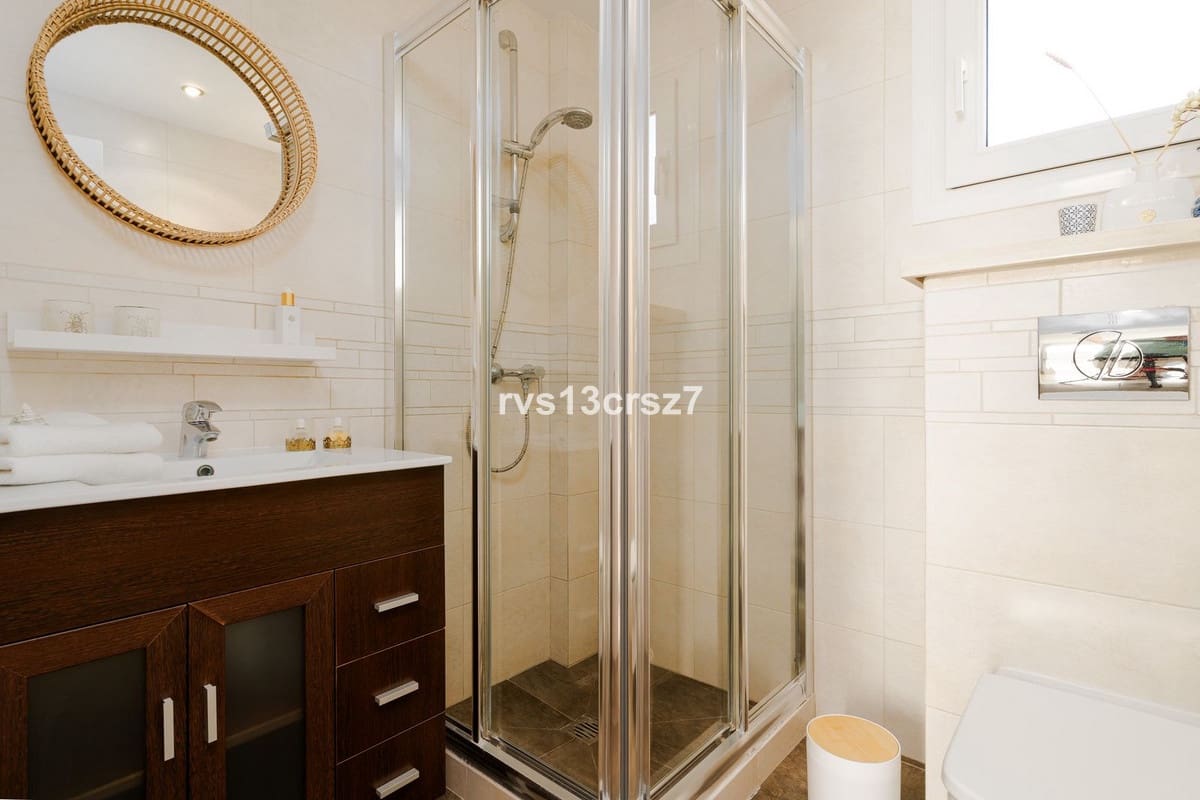 4 makuuhuone Huvila myytävänä paikassa El Rosario mukana uima-altaan - 1 649 000 € (Ref: 9664008)