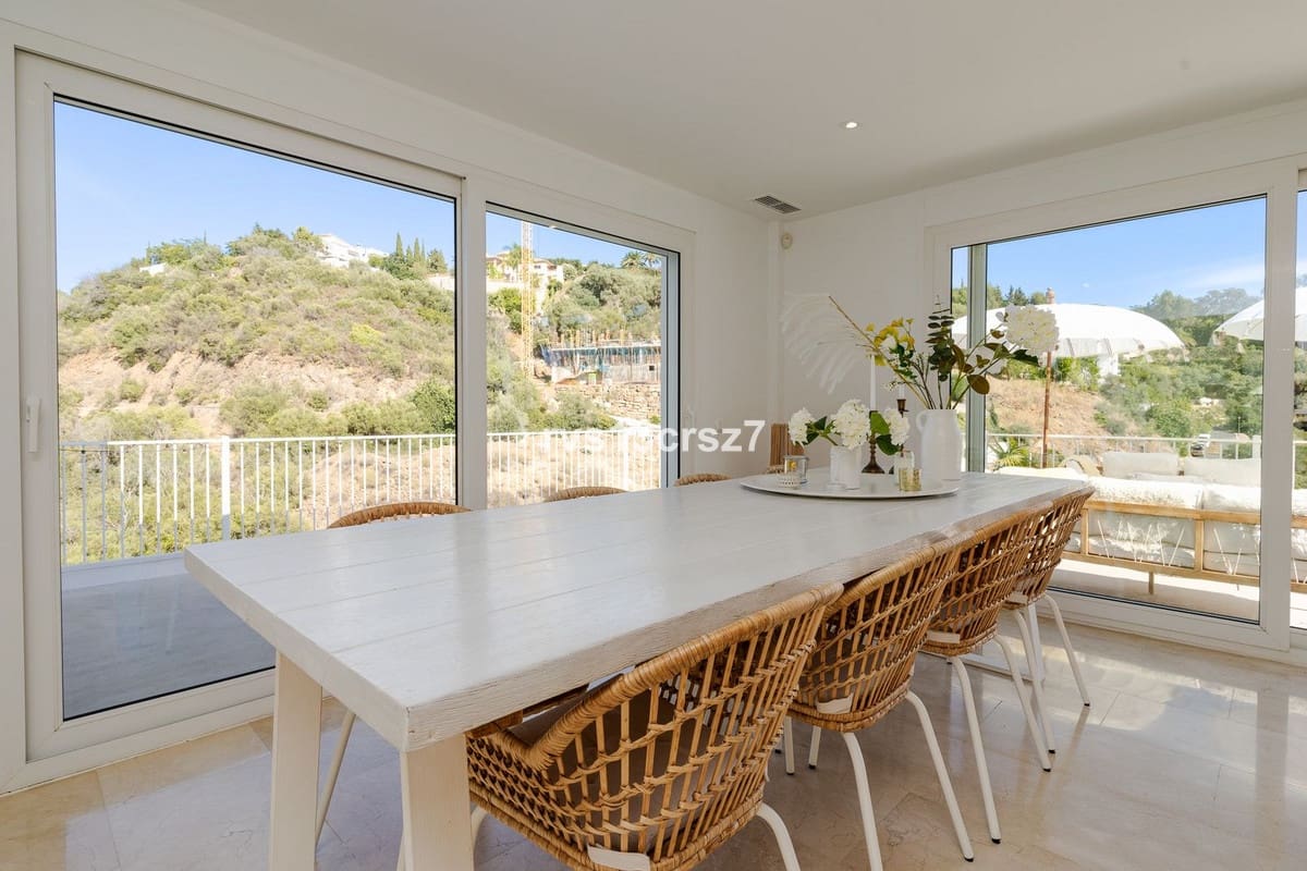 4 makuuhuone Huvila myytävänä paikassa El Rosario mukana uima-altaan - 1 649 000 € (Ref: 9664008)