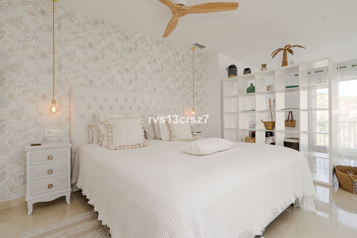 4 makuuhuone Huvila myytävänä paikassa El Rosario mukana uima-altaan - 1 649 000 € (Ref: 9664008)