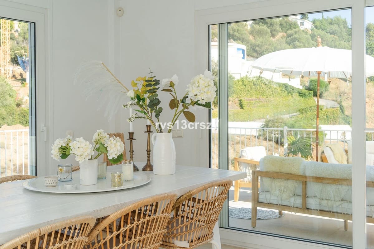 4 makuuhuone Huvila myytävänä paikassa El Rosario mukana uima-altaan - 1 649 000 € (Ref: 9664008)