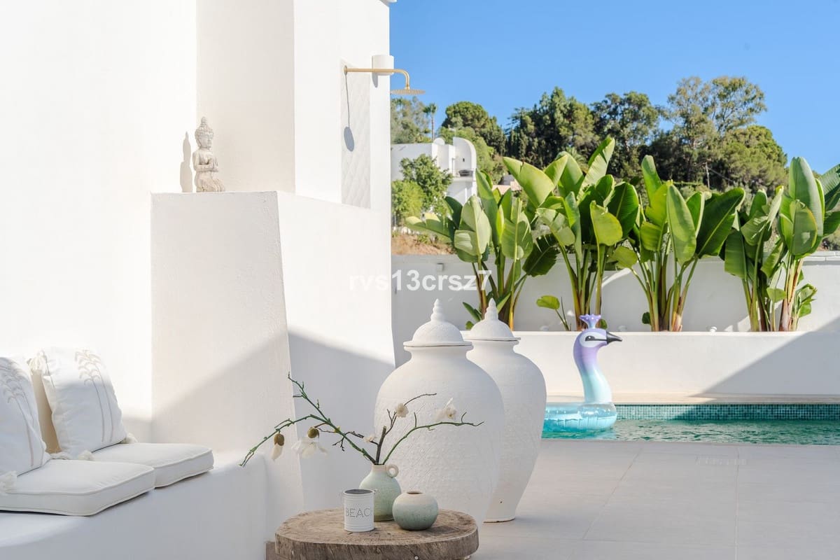 4 makuuhuone Huvila myytävänä paikassa El Rosario mukana uima-altaan - 1 649 000 € (Ref: 9664008)