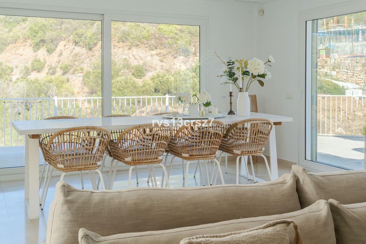 4 makuuhuone Huvila myytävänä paikassa El Rosario mukana uima-altaan - 1 649 000 € (Ref: 9664008)