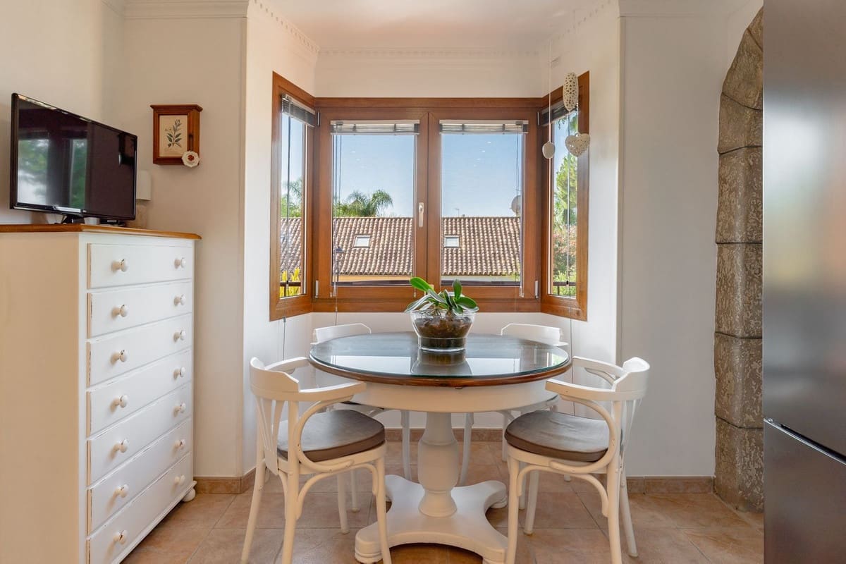 4 bedroom Villa for sale in Mijas Costa with pool garage - € 1,449,000 (Ref: 9664009)