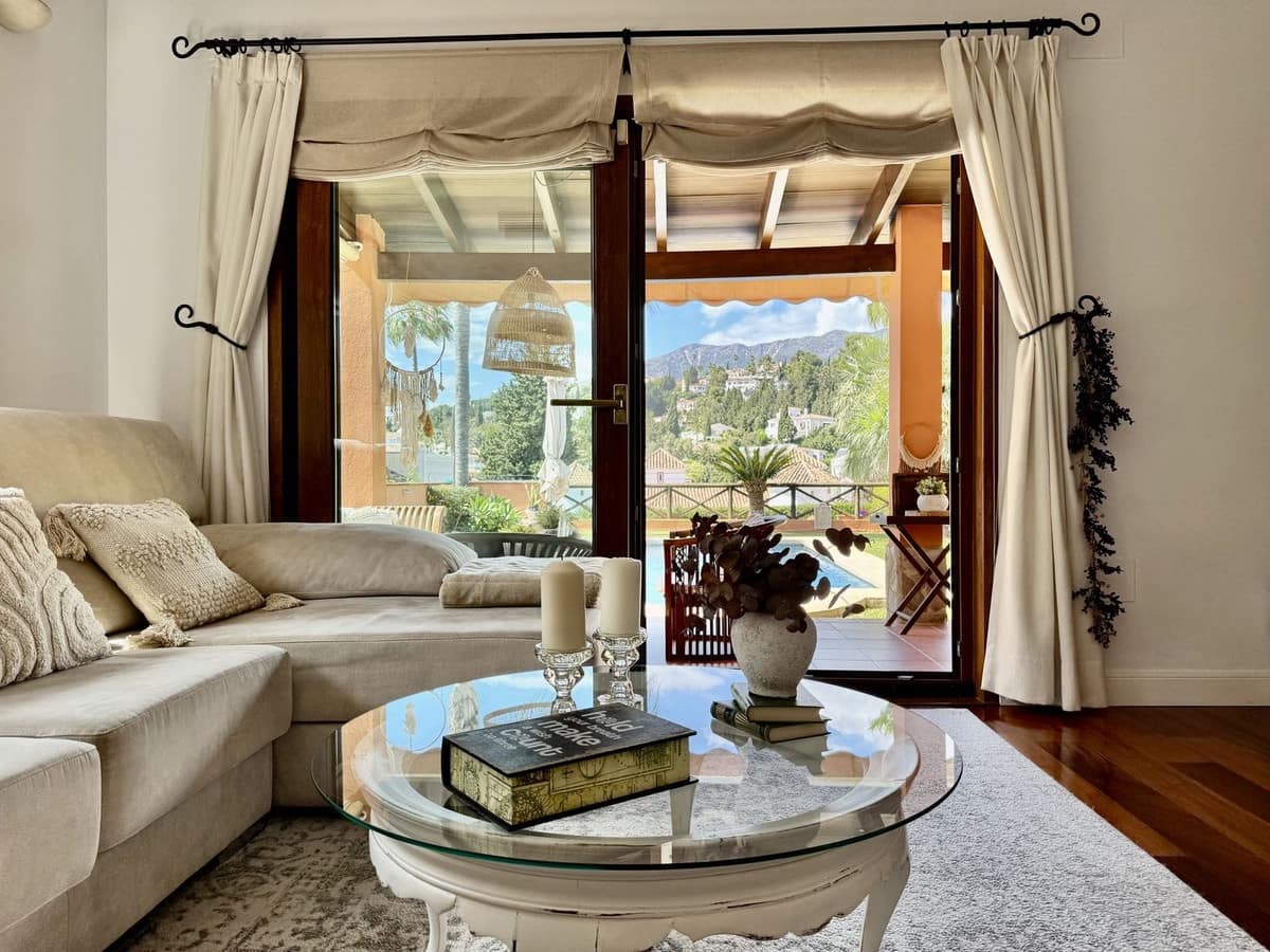 4 bedroom Villa for sale in Mijas Costa with pool garage - € 1,449,000 (Ref: 9664009)