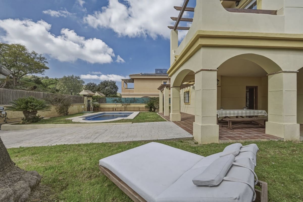 Chalet de 5 habitaciones en Mijas Golf en venta con piscina - 810.000 € (Ref: 9664011)