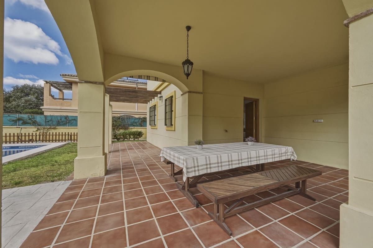 Chalet de 5 habitaciones en Mijas Golf en venta con piscina - 810.000 € (Ref: 9664011)