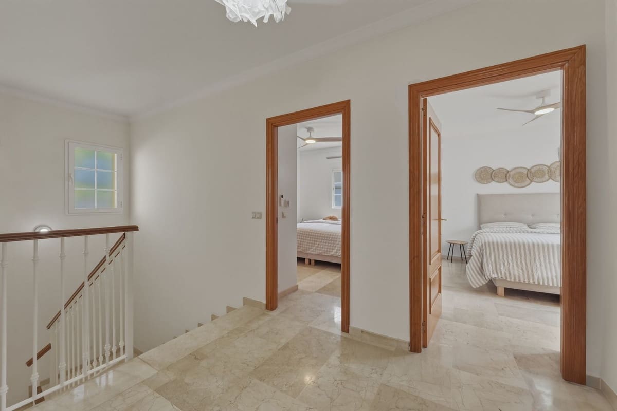 Chalet de 5 habitaciones en Mijas Golf en venta con piscina - 810.000 € (Ref: 9664011)