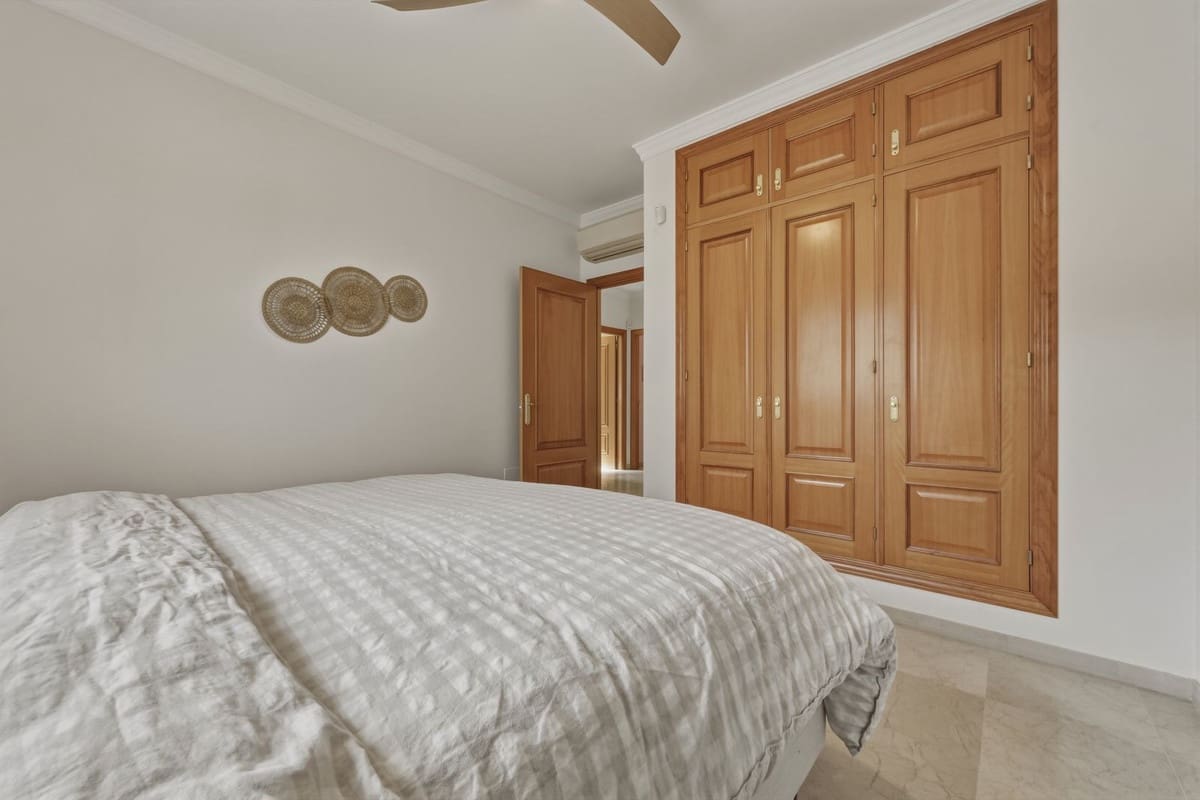 Chalet de 5 habitaciones en Mijas Golf en venta con piscina - 810.000 € (Ref: 9664011)