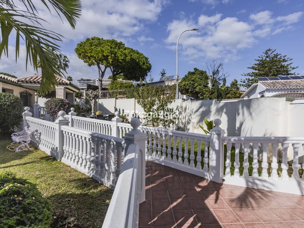 6 sypialnia Willa na sprzedaż w Benalmadena Costa z basenem - 998 000 € (Ref: 9664012)