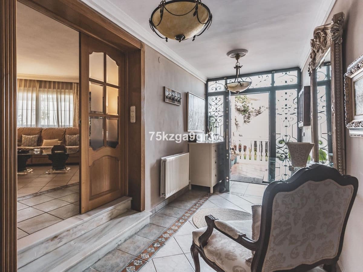 6 sypialnia Willa na sprzedaż w Benalmadena Costa z basenem - 998 000 € (Ref: 9664012)