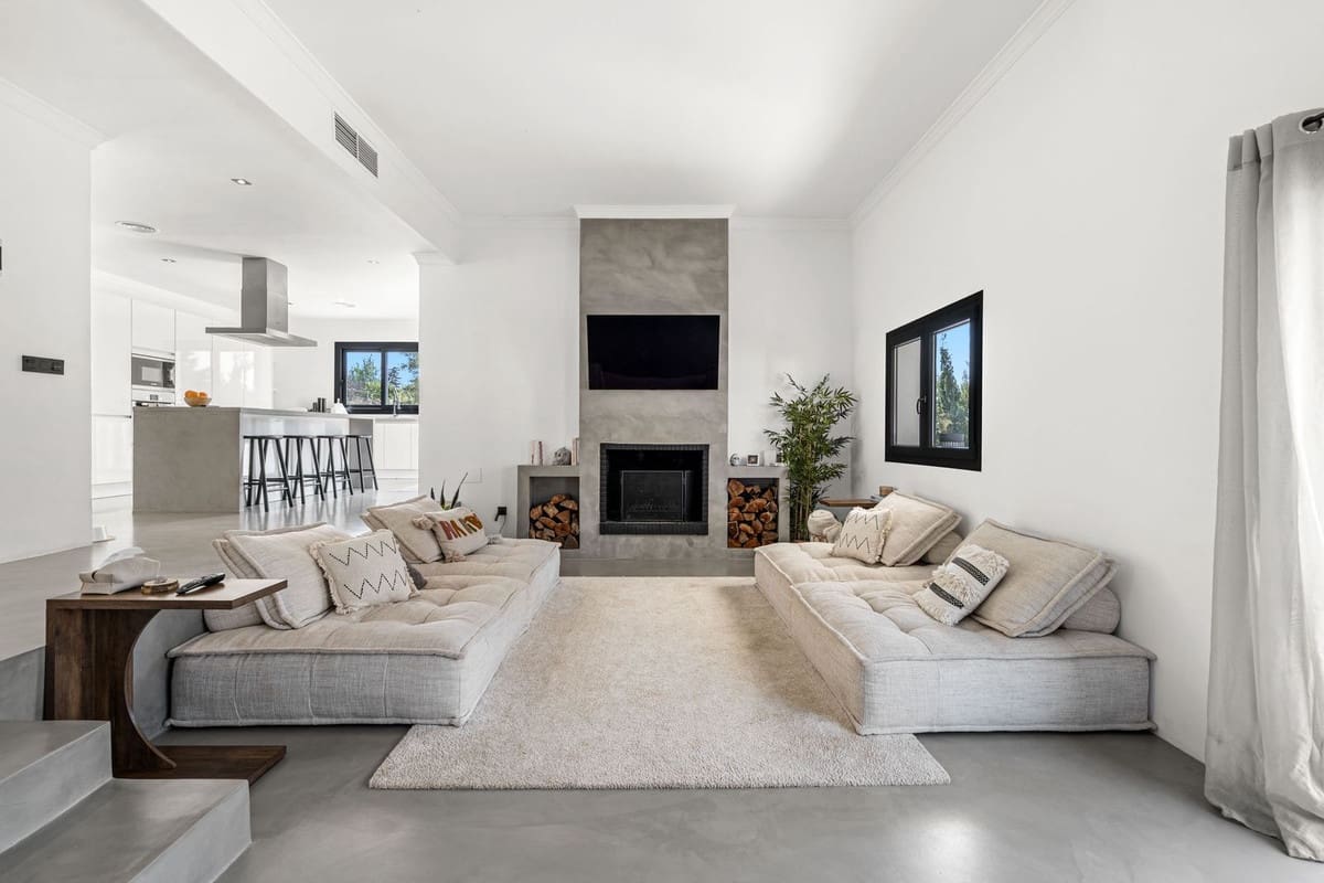 5 Zimmer Villa zu verkaufen in Estepona - 995.000 € (Ref: 9664013)