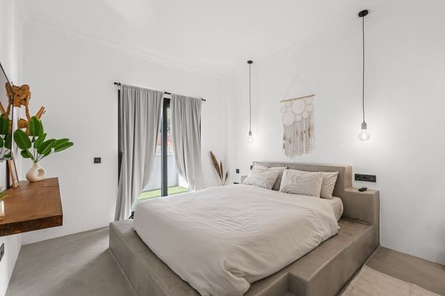 5 Zimmer Villa zu verkaufen in Centro, Estepona - 995.000 € (Ref: 9664013)