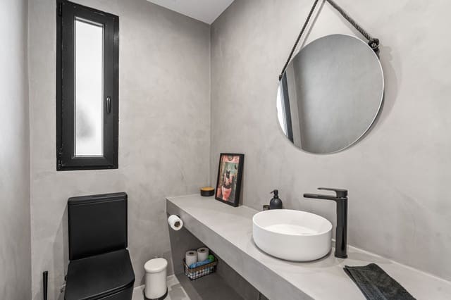 5 makuuhuone Huvila myytävänä paikassa Centro, Estepona - 995 000 € (Ref: 9664013)