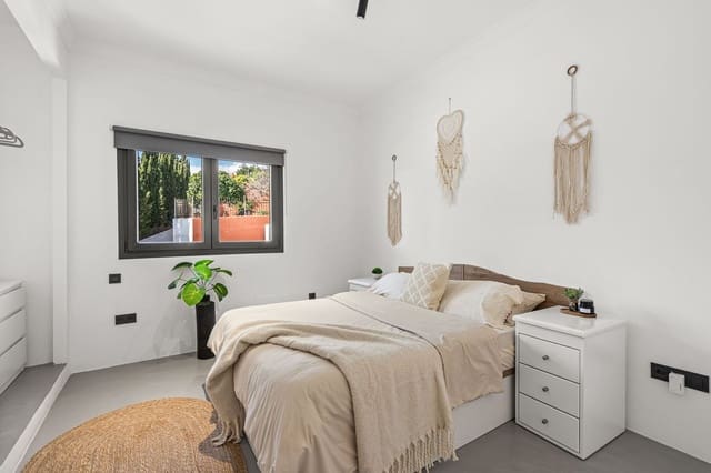 5 makuuhuone Huvila myytävänä paikassa Centro, Estepona - 995 000 € (Ref: 9664013)