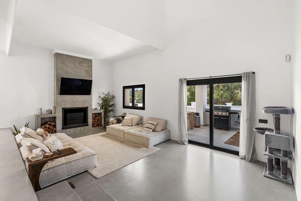 5 soveværelse Villa til salg i Estepona - € 995.000 (Ref: 9664013)
